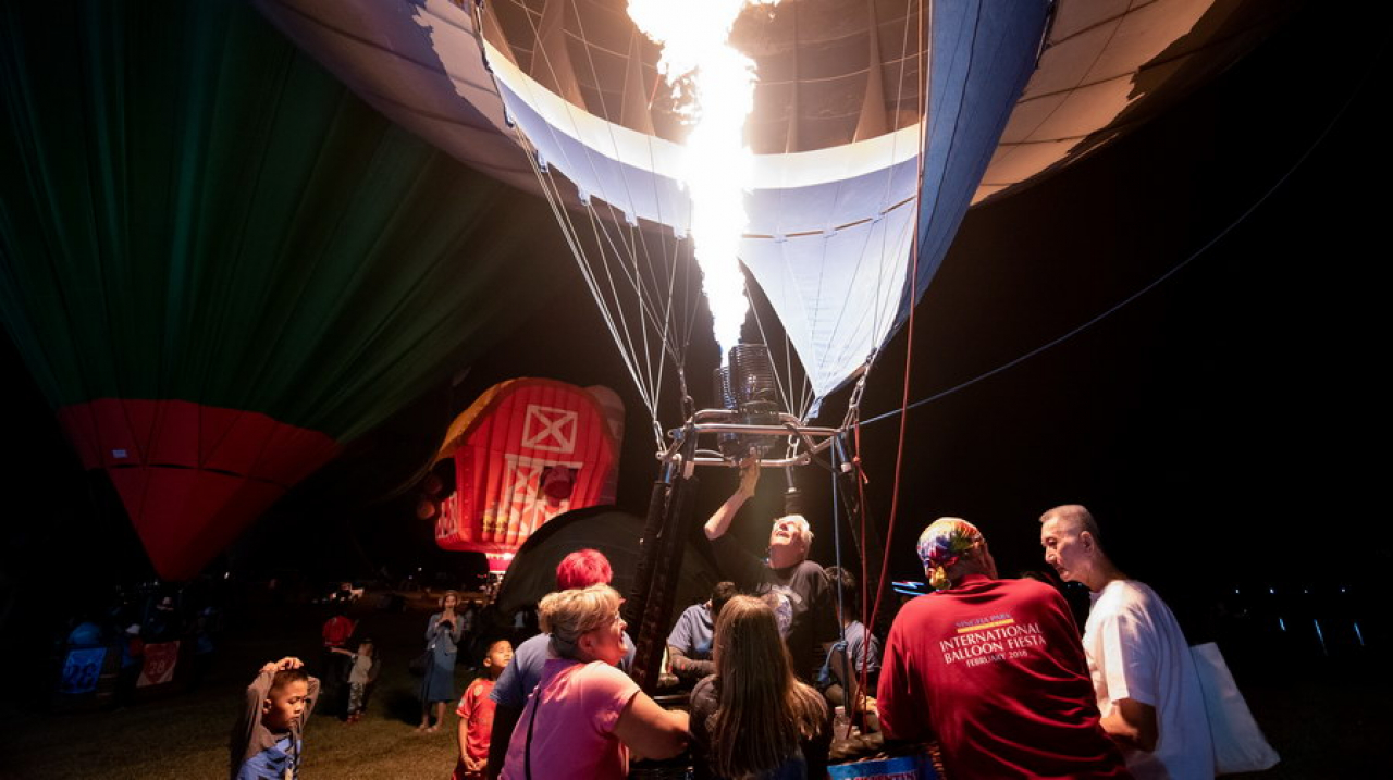 Confess your love in the sky! Join S Life as Singha Estate takes you on a trip at the International Balloon Festival