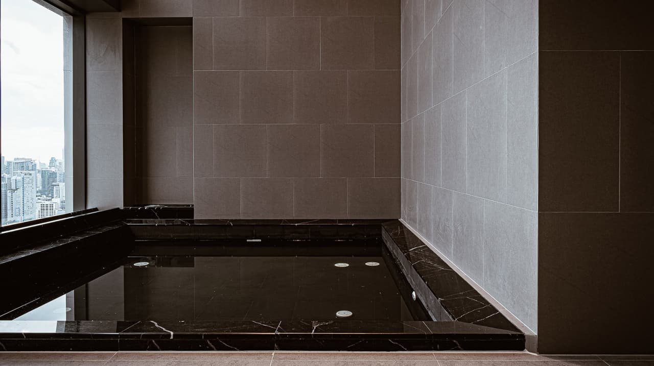 The Esse at Singha Complex official show residence: Bathroom