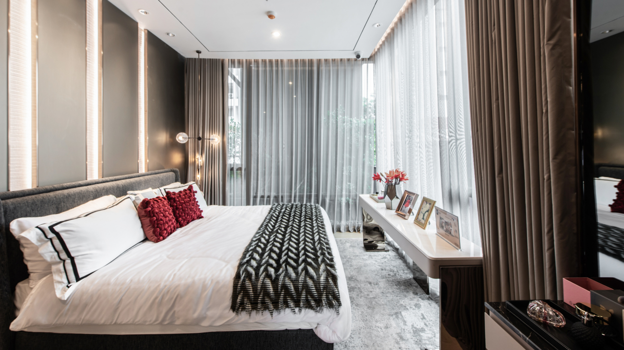 Enjoy Life's Moments at The EXTRO Phayathai-Rangnam